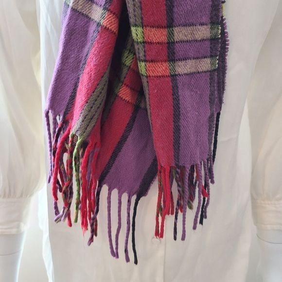 Scarf - Picture 8 of 9